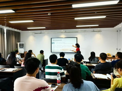 學(xué)校舉行心理普查訪談工作專題培訓(xùn)